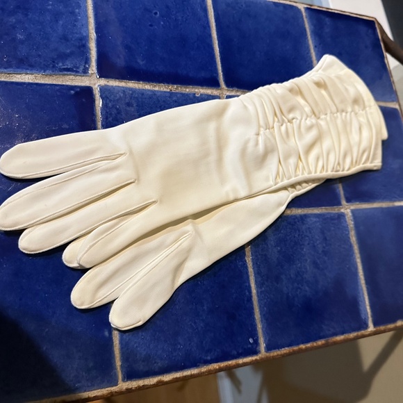 White MCM Gloves Ruched Elbow Length MCM Perfct Condition - Picture 11 of 13